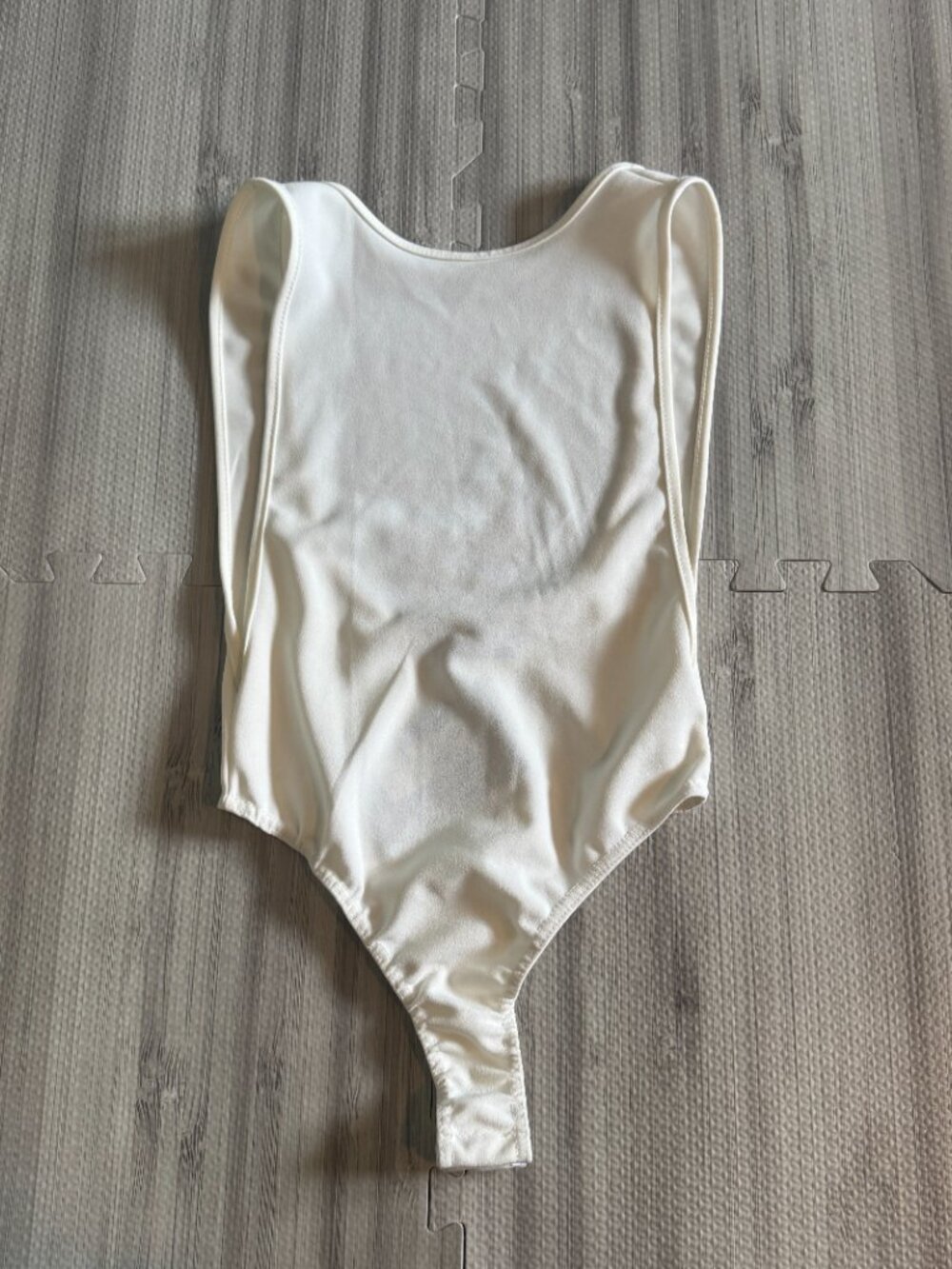 NWT PrettyLittleThing Women's White Crepe Side Boob Thong Bodysuit